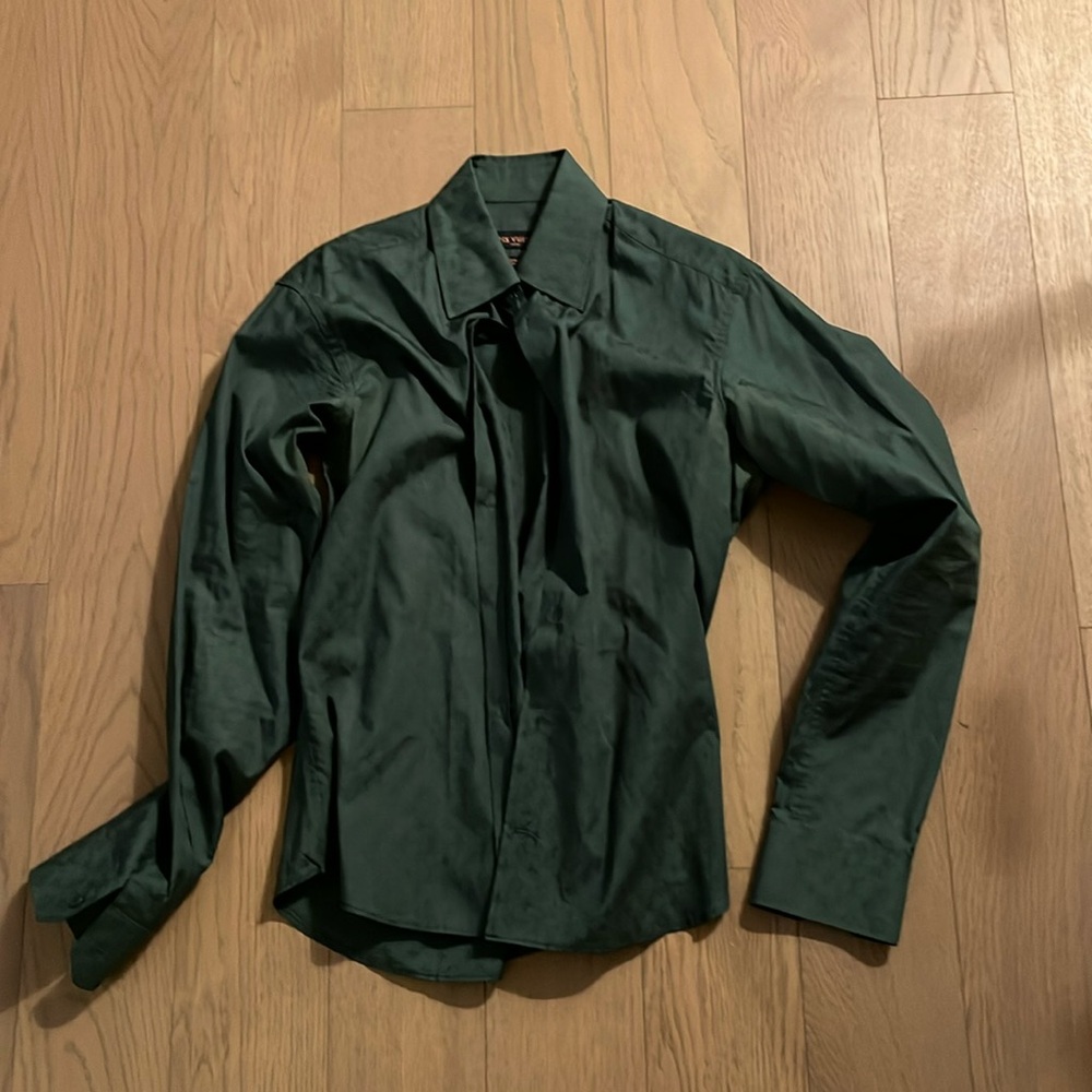 Green LV button down
